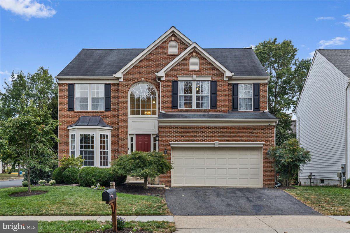 26105 Springdale Dr, Chantilly, VA 20152