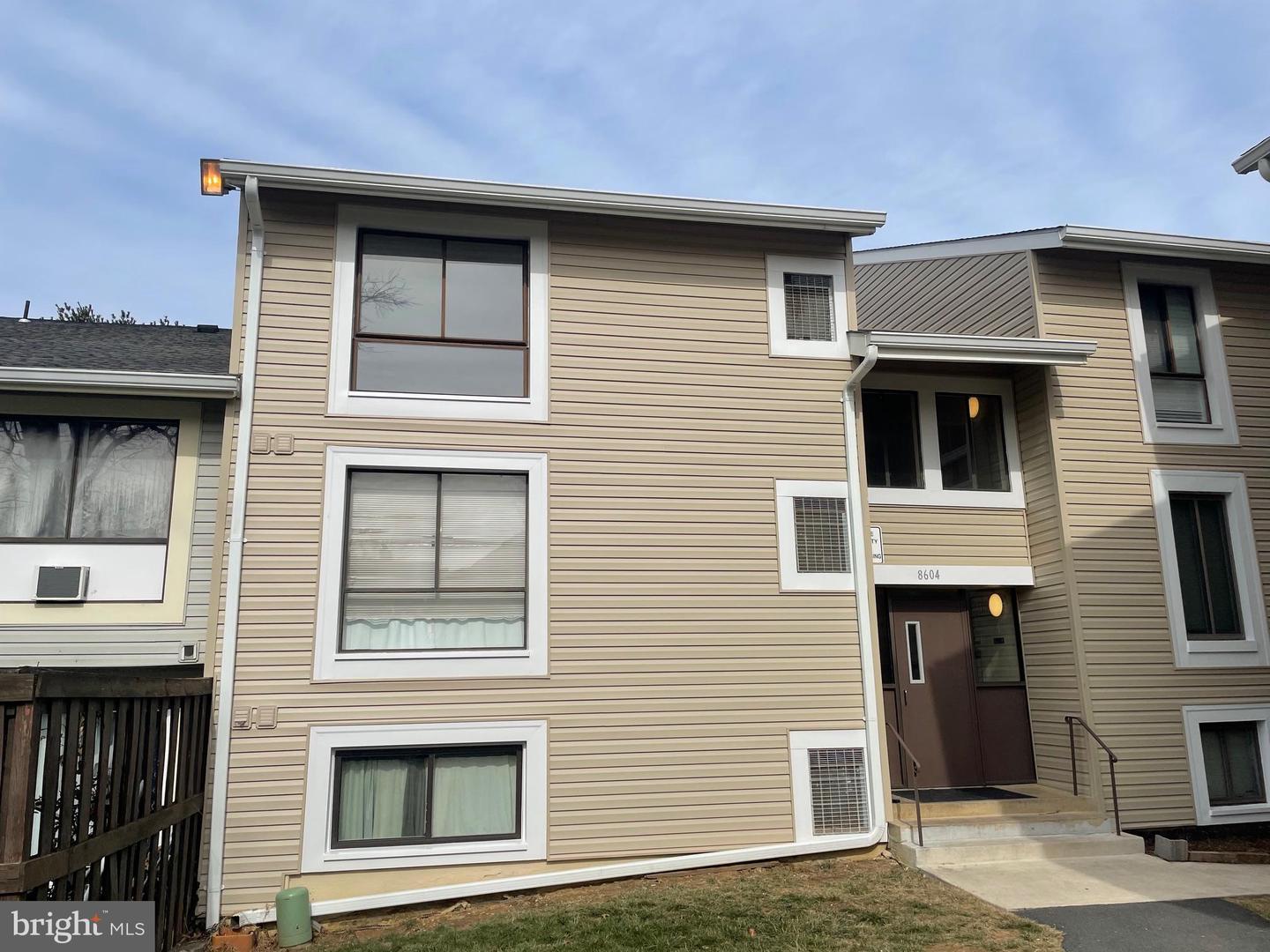 8604-E Village Way, Alexandria, VA 22309